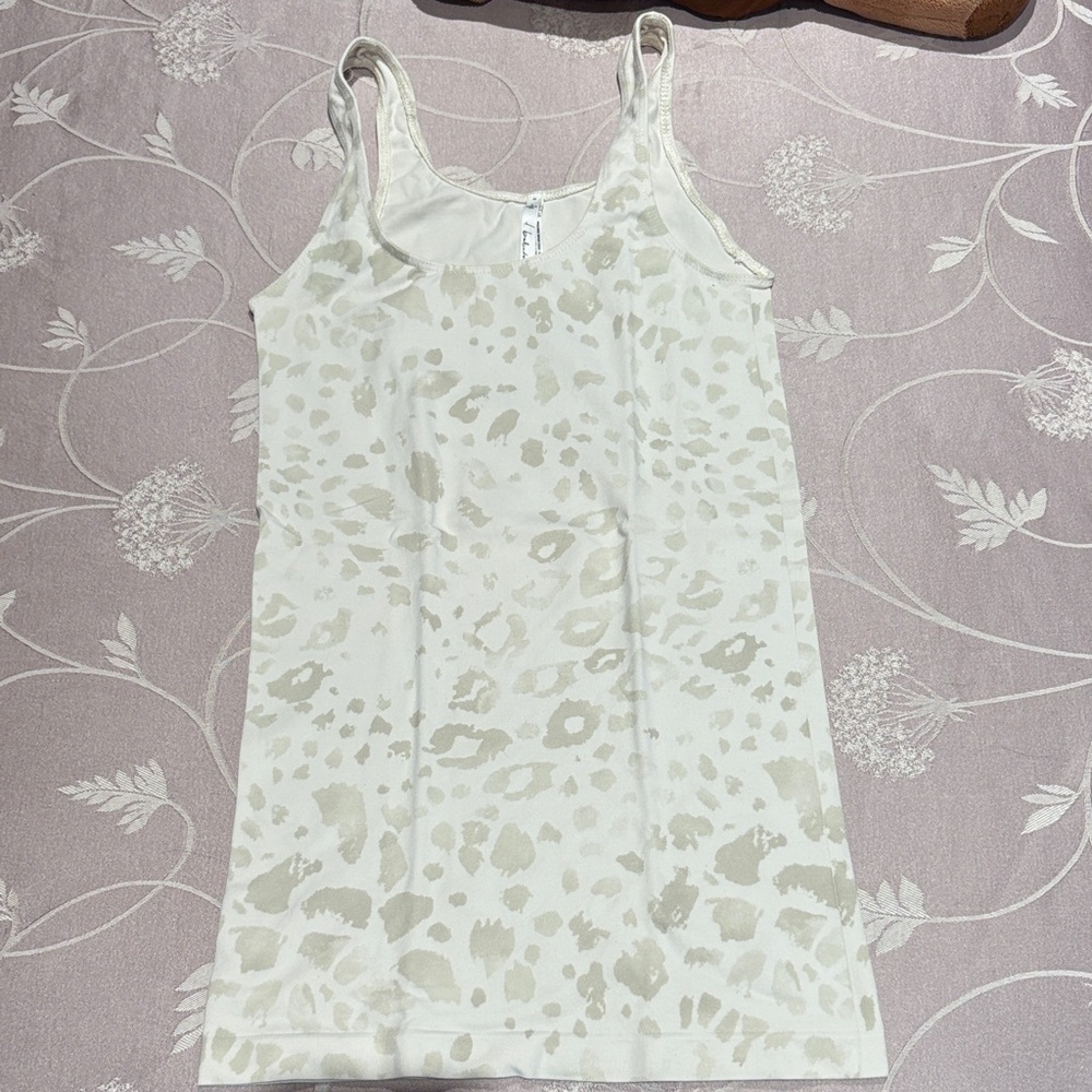 Babaton Cream Leopard Print tank top